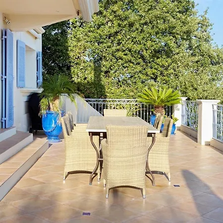La Coloniale Villa *